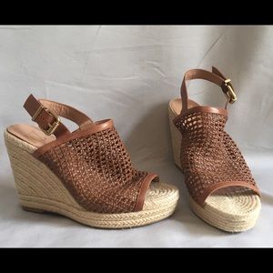NWOT Vince Camuto brown wedges
